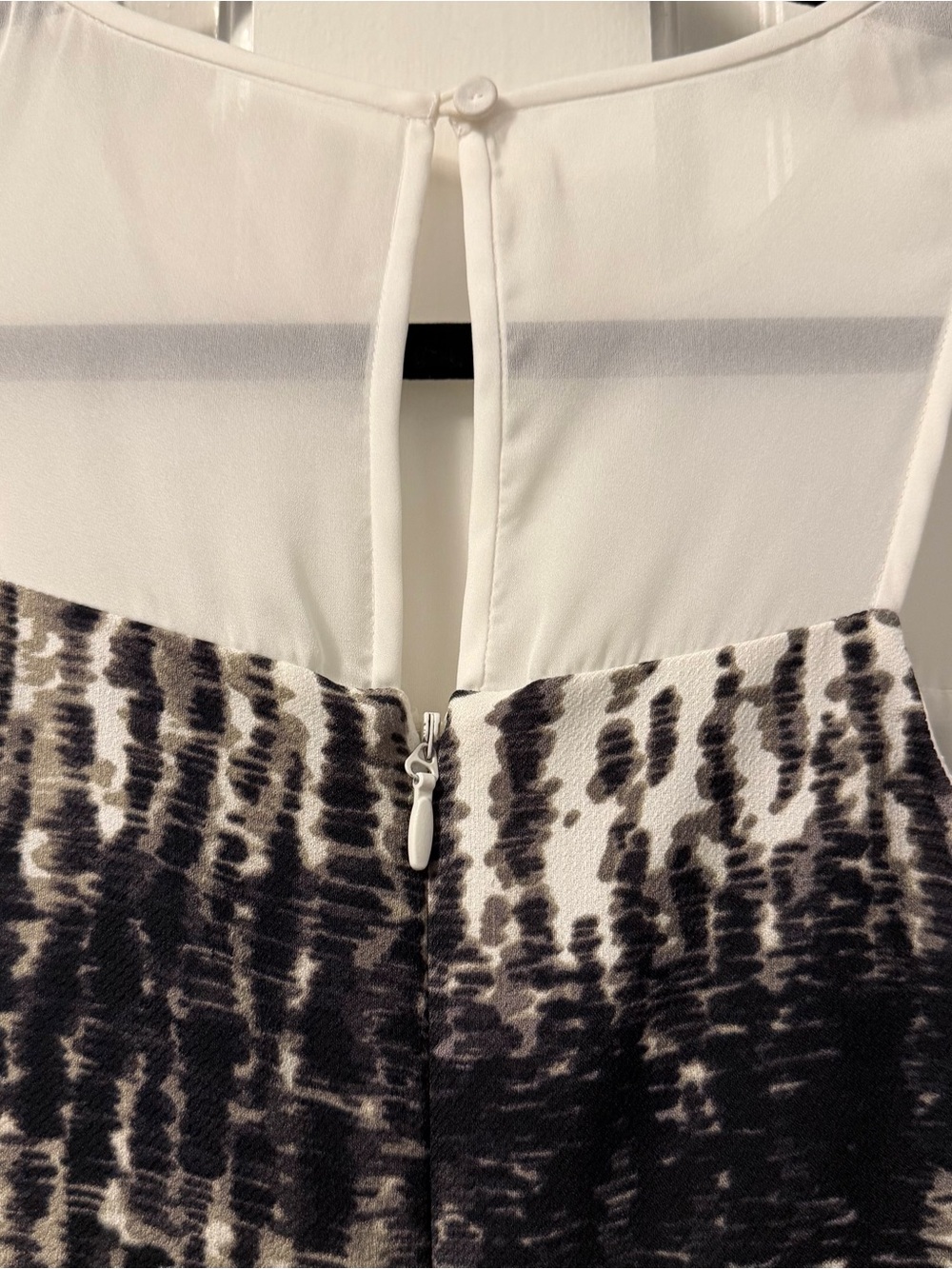 BCBG Maxazria Black, White & Yellow Sleeveless Colorblock Sheath Dress, 0 - Picture 5 of 8